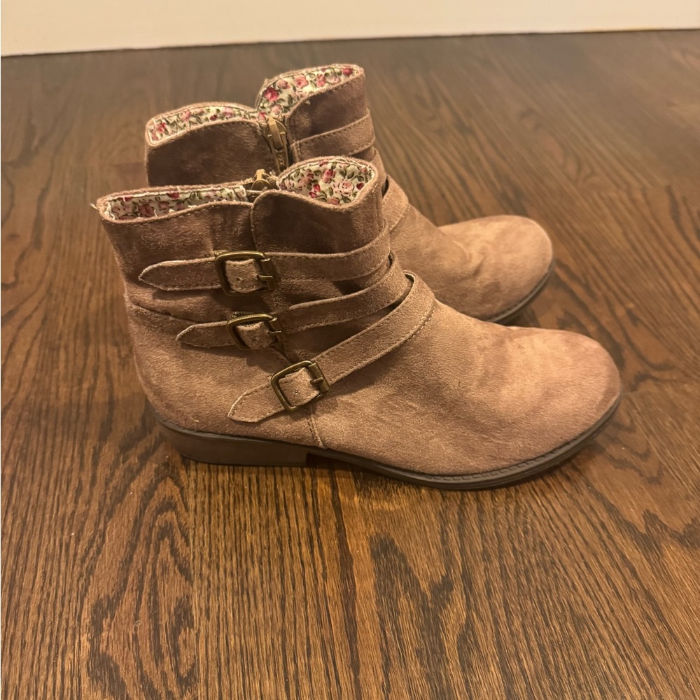 Mudd Kids Boots with Triple Buckle - Tan